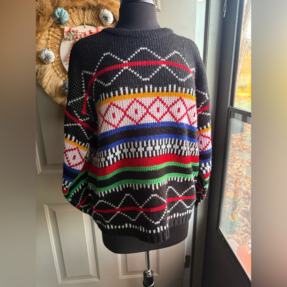 Vintage Hunt Club colorful pattern crewneck sweater, size large